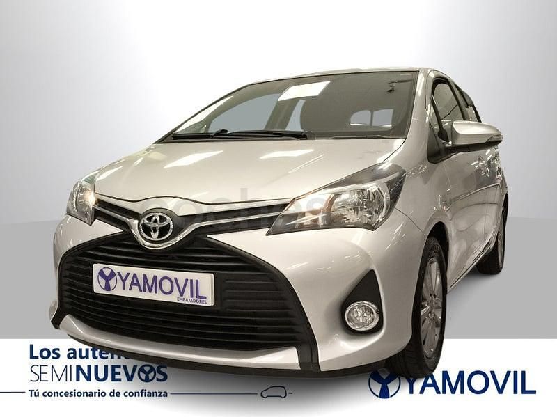 Usado Toyota Yaris Active 69 CV (50 kW) 2017 Plateado Berlina