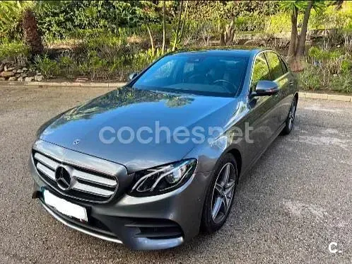 Usado Mercedes E220 194 CV (142 kW) 2020 Gris / plata Berlina