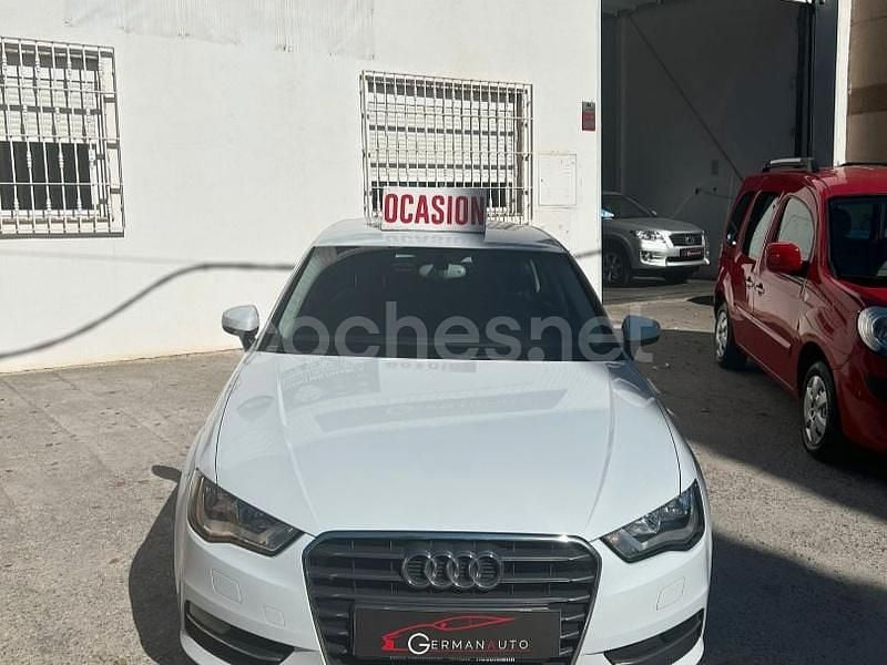 Blanco Usado 2013 Audi A3 Sportback Ambition Berlina | 12.600 € (Buen precio) - Imagen 1/4