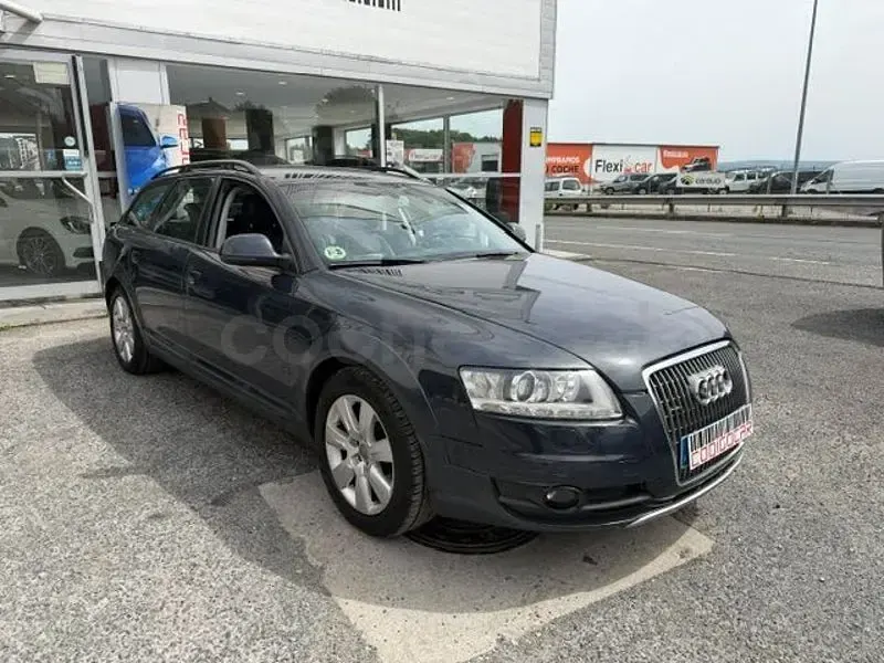 Usado Audi A6 240 CV (176 kW) 2010 Azul Familiar