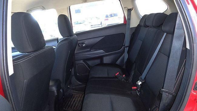 Usado Mitsubishi Outlander Motion 150 CV (110 kW) 2016 Rojo SUV