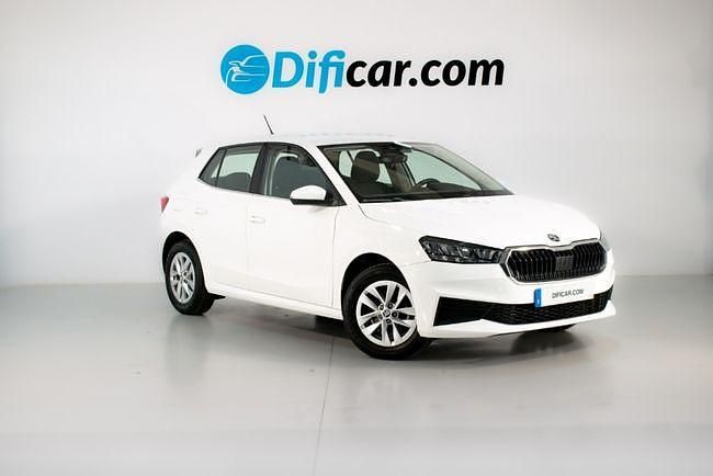 Usado Skoda Fabia Ambition 95 CV (69 kW) 2022 Blanco Utilitario