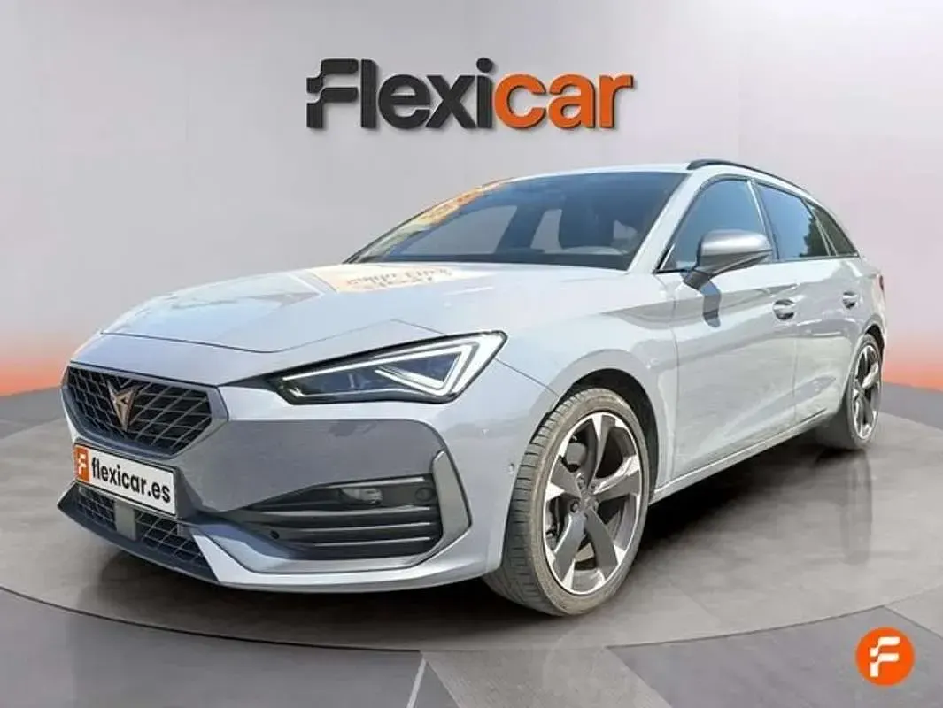 Usado Cupra Leon 190 CV (139 kW) 2023 Gris Utilitario