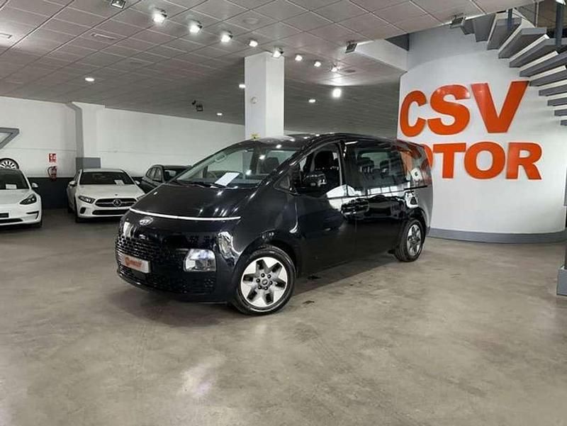 Usado Hyundai Staria 177 CV (130 kW) 2023 Negro Monovolumen