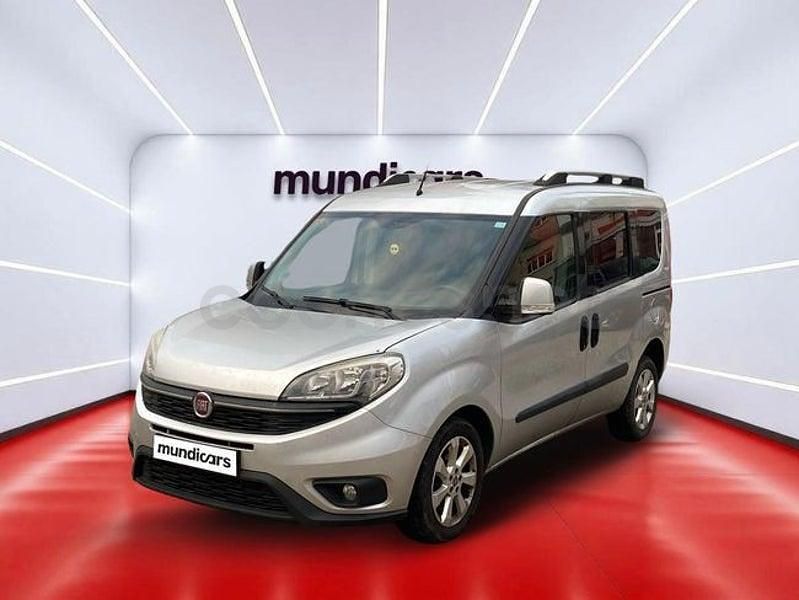 Usado Fiat Doblò Lounge 120 CV (88 kW) 2016 Gris / plata Monovolumen