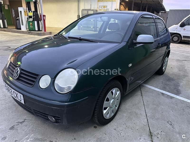 Usado VW Polo Trendline 75 CV (55 kW) 2003 Verde Berlina