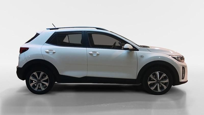 Usado Kia Stonic 100 CV (73 kW) 2023 SUV