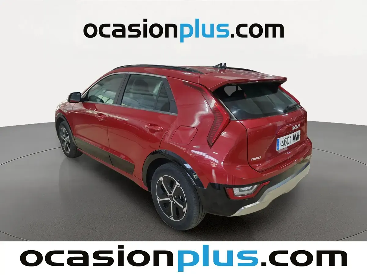 Usado Kia Niro 141 CV (103 kW) 2024 Rojo SUV
