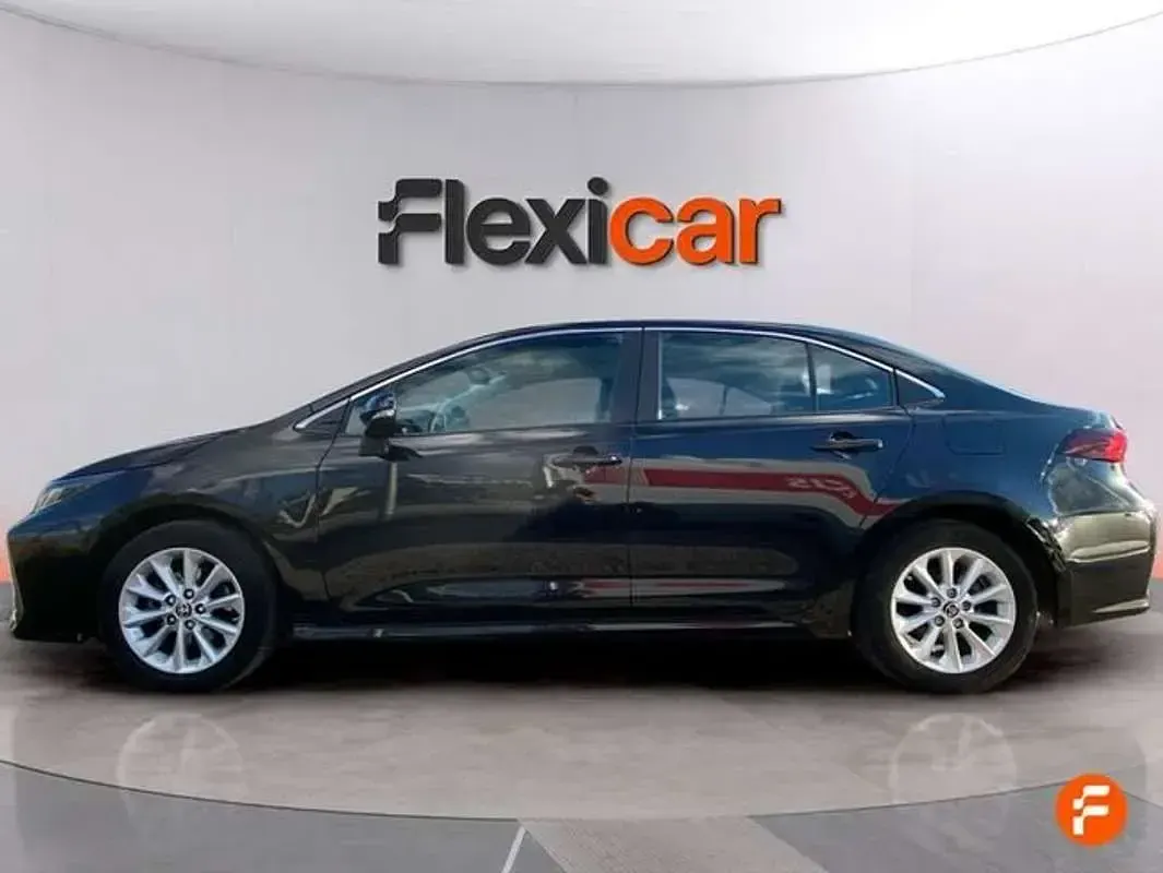 Usado Toyota Corolla Active 140 CV (102 kW) 2023 Negro Berlina