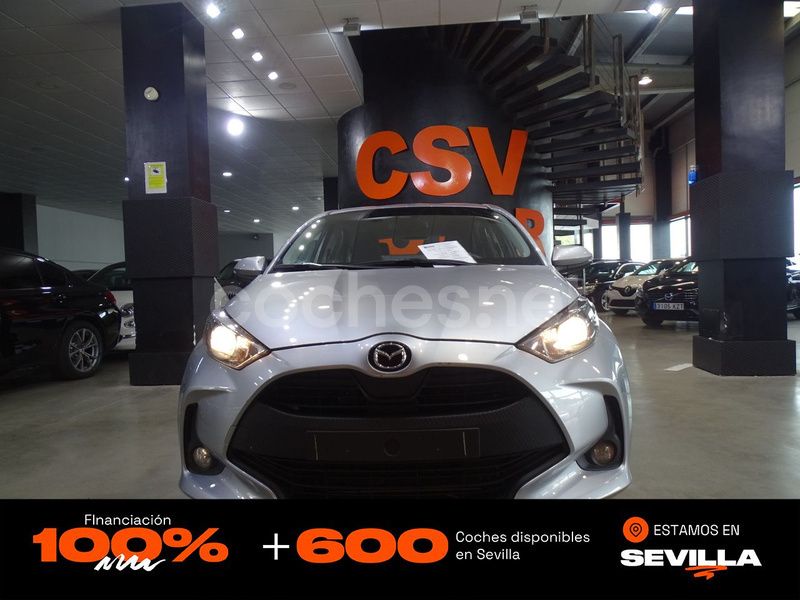 Gris / plata Usado 2023 Toyota Yaris Hybrid Active Berlina | 16.450 € (Super precio) - Imagen 1/4
