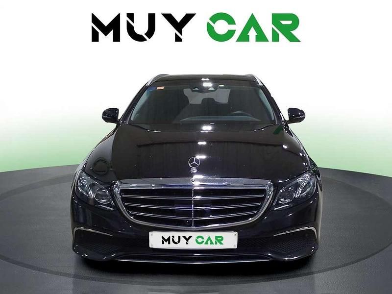 Usado Mercedes E300 306 CV (225 kW) 2019 Negro Familiar