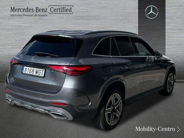 Usado Mercedes GLC300e 333 CV (244 kW) 2023 Gris selenita SUV