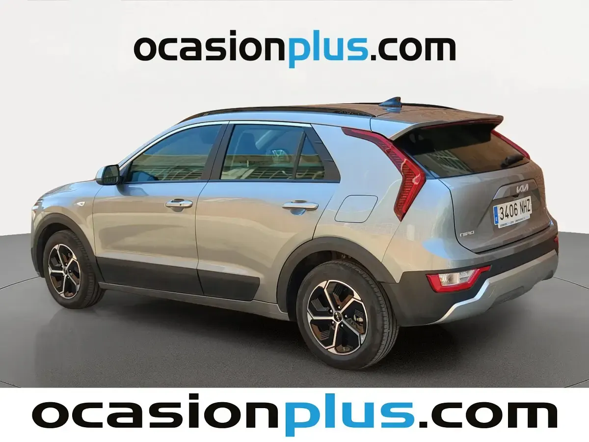Usado Kia Niro 139 CV (102 kW) 2025 Gris SUV