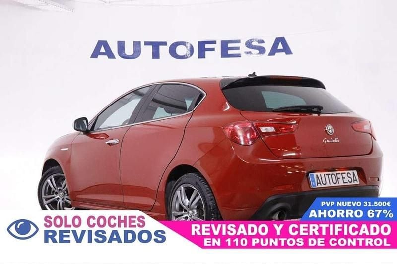 Usado Alfa Romeo Giulietta Distinctive 120 CV (88 kW) 2016 Rojo Utilitario
