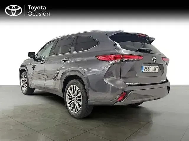 Usado Toyota Highlander Advance 246 CV (180 kW) 2021 Gris / plata SUV