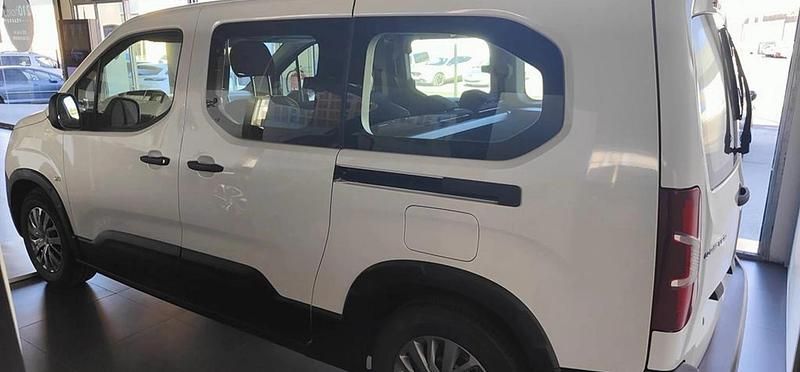 Usado Peugeot e-Rifter 100 kW (136 CV) 2023 Epr blanc icy Monovolumen