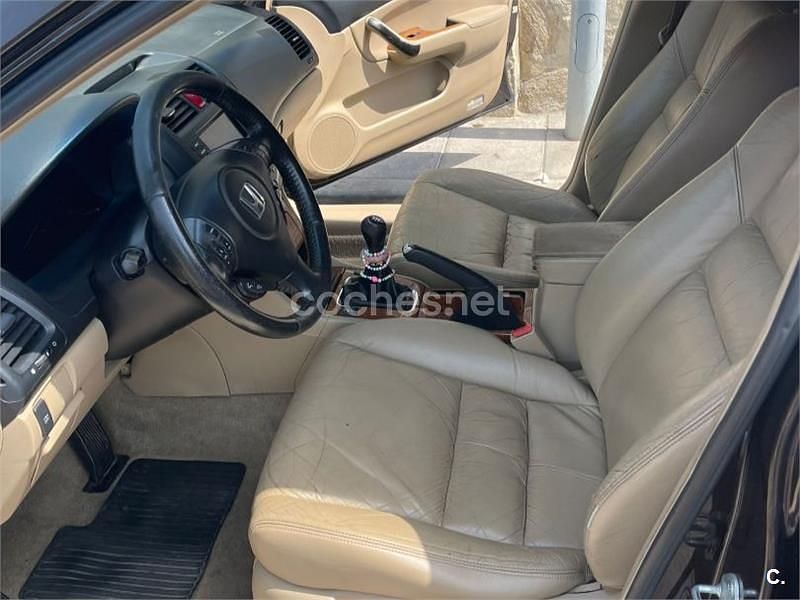 Usado Honda Accord Executive 140 CV (102 kW) 2007 Negro Berlina