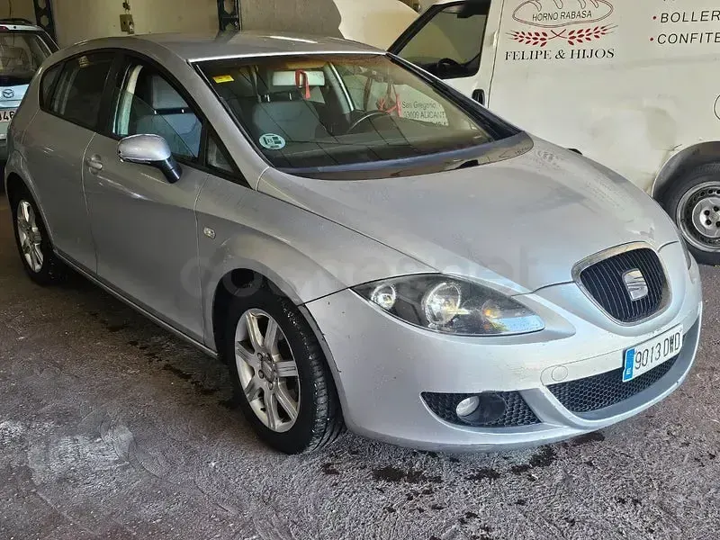 Usado Seat Leon Stella 110 CV (80 kW) 2006 Gris / plata Utilitario
