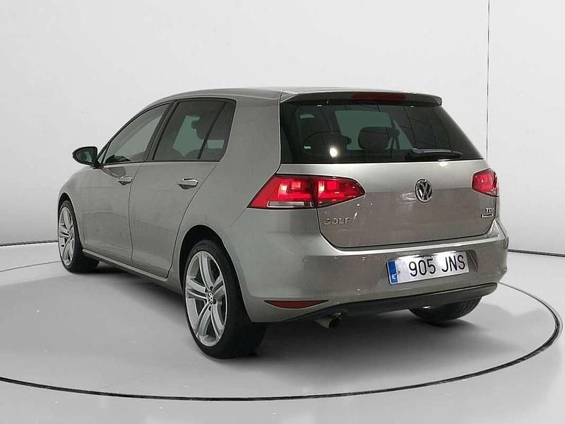 Usado VW Golf VII Advance 111 CV (81 kW) 2016 Gris Utilitario