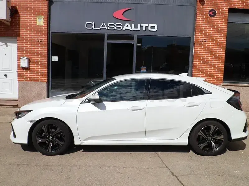 Usado Honda Civic Elegance 129 CV (94 kW) 2018 Blanco Berlina