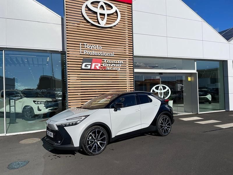 Gris Usado 2025 Toyota C-HR Advance SUV | 33.850 € (Precio justo) - Imagen 1/4