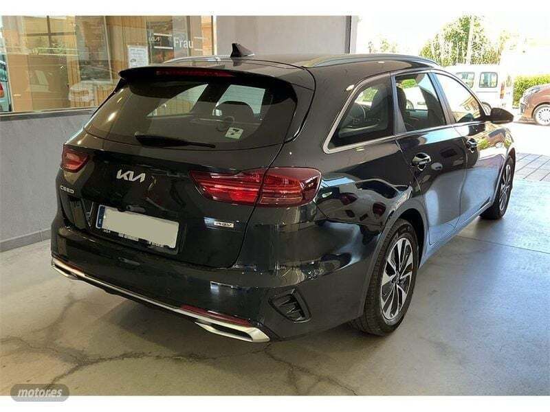 Nuevo Kia Ceed Sportswagon 141 CV (103 kW) 2025 Negro Familiar