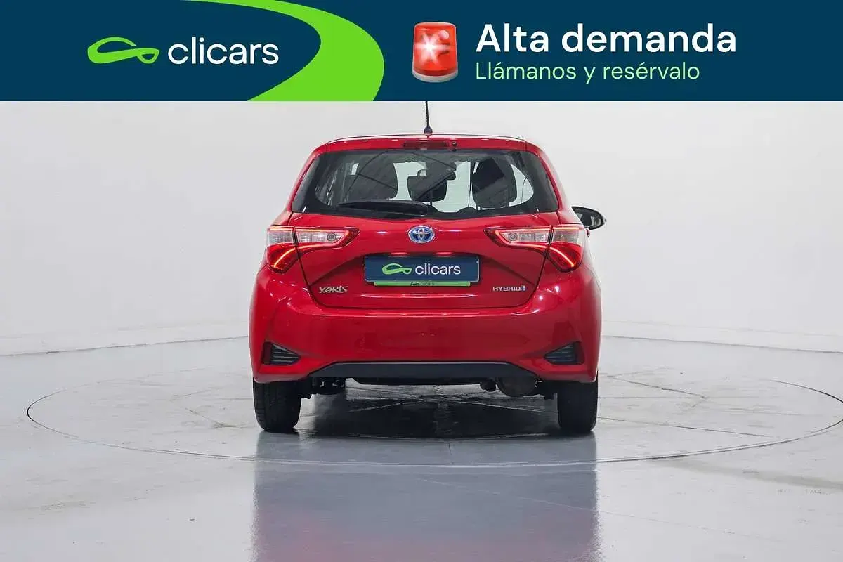 Usado Toyota Yaris Hybrid 75 CV (55 kW) 2018 Rojo Berlina