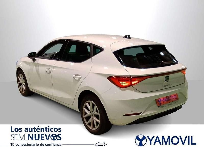 Usado Seat Leon Style 110 CV (80 kW) 2021 Blanco Utilitario
