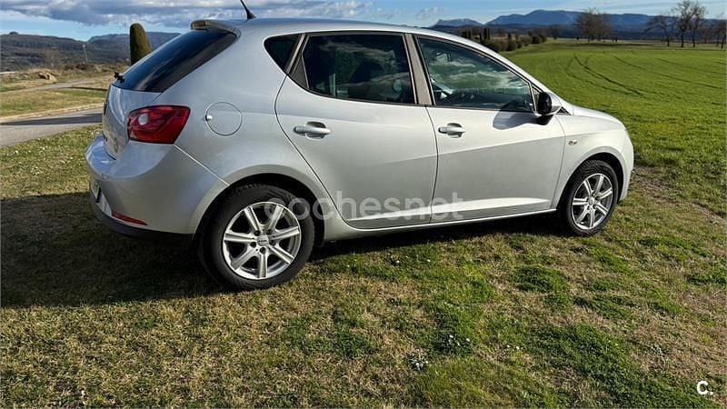 Usado Seat Ibiza Sport 85 CV (62 kW) 2010 Gris / plata Berlina