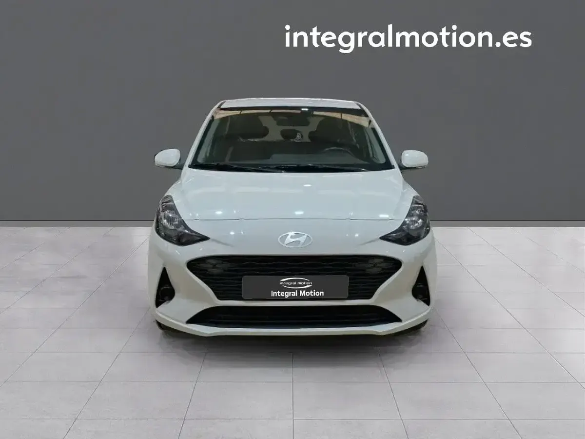 Usado Hyundai i10 67 CV (49 kW) 2024 Blanco Utilitario