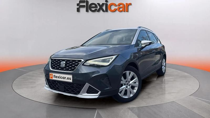 Usado Seat Arona Xperience 110 CV (80 kW) 2022 Azul SUV