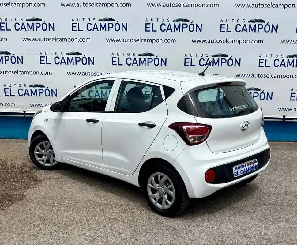 Usado Hyundai i10 67 CV (49 kW) 2017 Blanco Utilitario