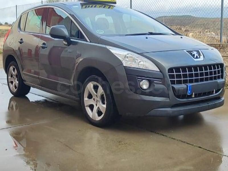 Usado Peugeot 3008 Access 115 CV (84 kW) 2011 Azul Familiar