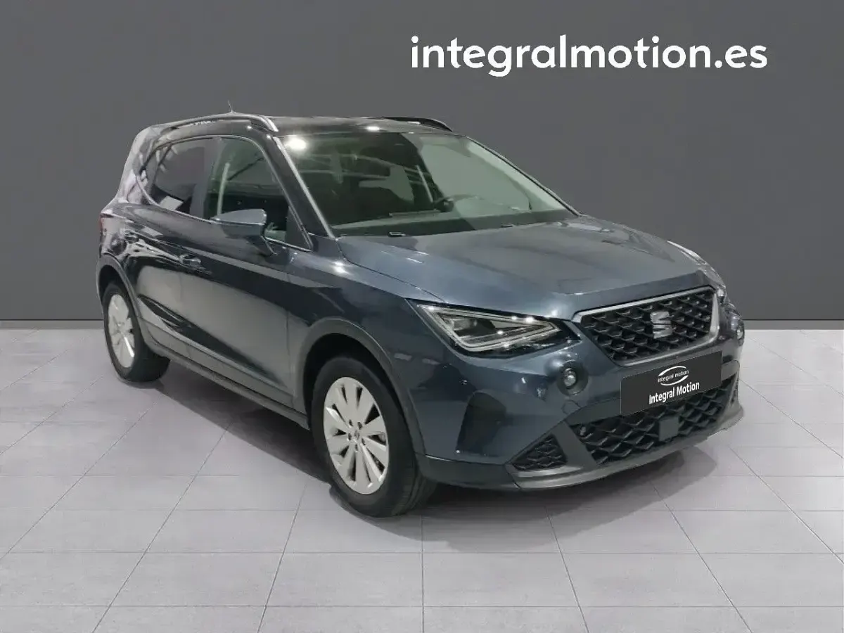 Usado Seat Arona Style 115 CV (84 kW) 2025 Gris SUV