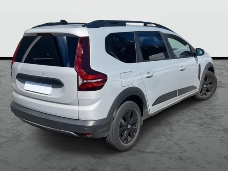 Usado Dacia Jogger 110 CV (80 kW) 2022 Plata Monovolumen