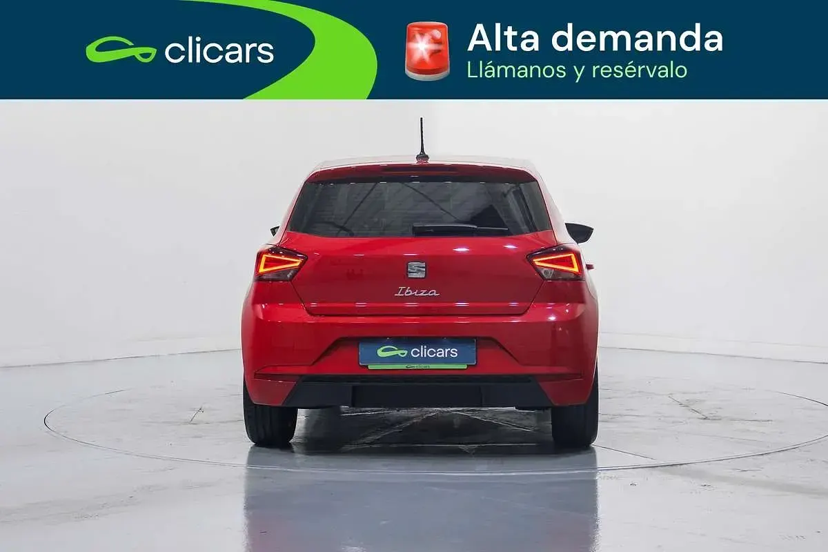 Usado Seat Ibiza Style 110 CV (80 kW) 2022 Rojo Utilitario