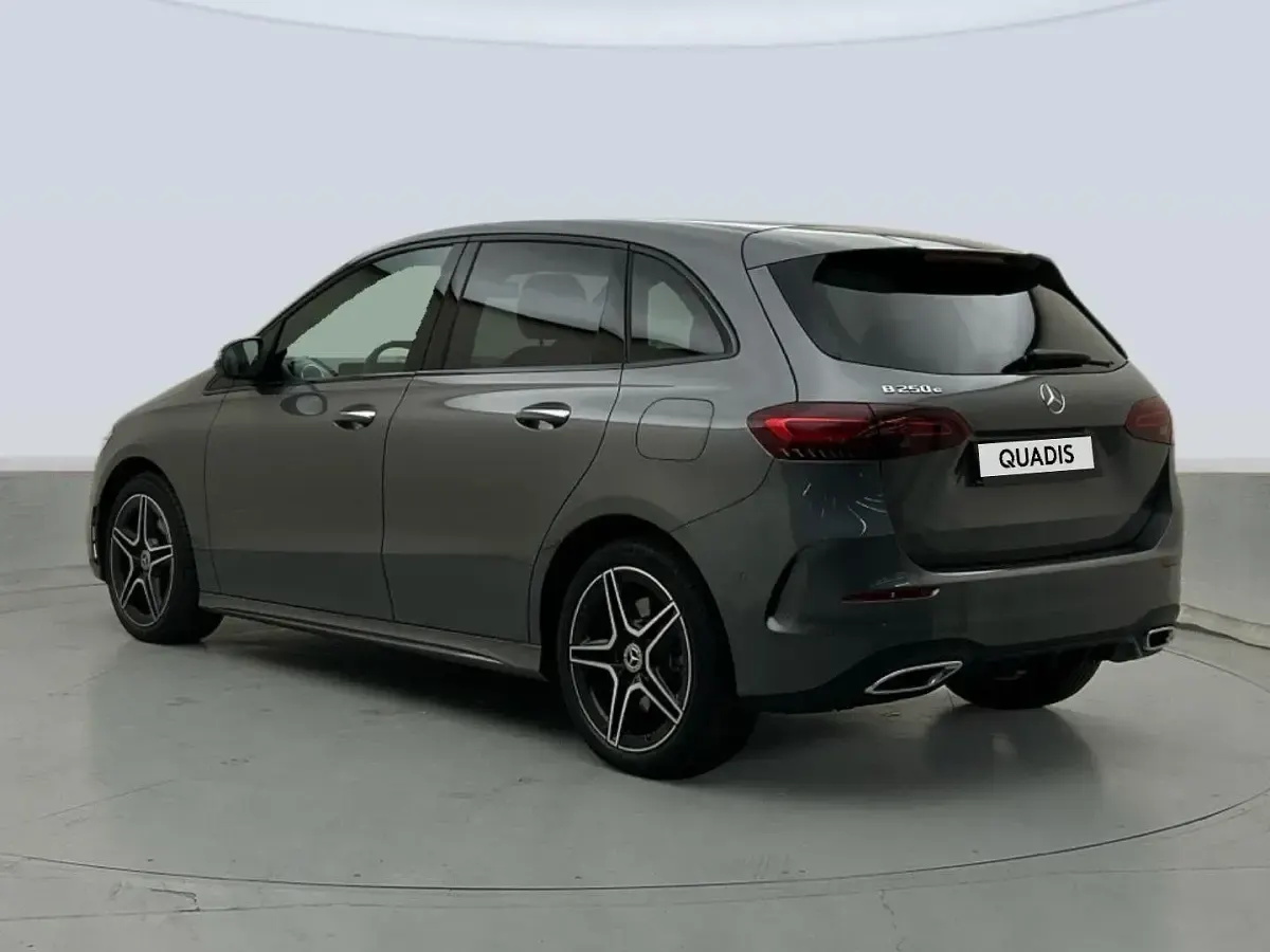 Usado Mercedes B250e 218 CV (160 kW) 2025 Gris Utilitario