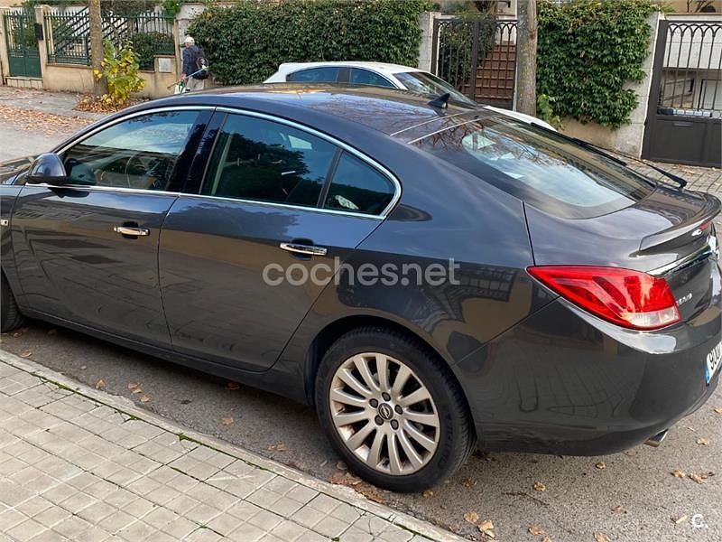 Gris / plata Usado 2010 Opel Insignia Sport Berlina | 3900 € (Precio justo) - Imagen 1/4