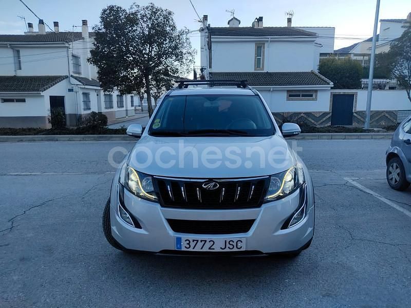 Usado Mahindra XUV500 140 CV (102 kW) 2016 Gris / plata SUV