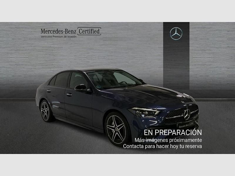 Usado Mercedes C220 AMG line 200 CV (147 kW) 2024 Azul sodalita (metalizado) Berlina