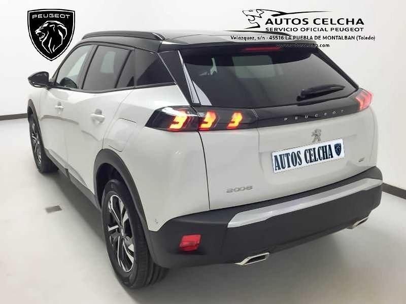 Usado Peugeot 2008 GT 130 CV (95 kW) 2020 Blanco SUV