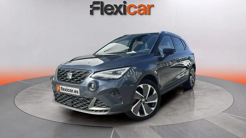 Usado Seat Arona FR 150 CV (110 kW) 2024 Gris SUV