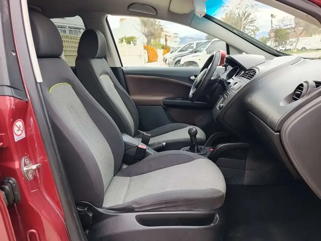 Usado Seat Altea Reference 105 CV (77 kW) 2006 Burdeos Monovolumen