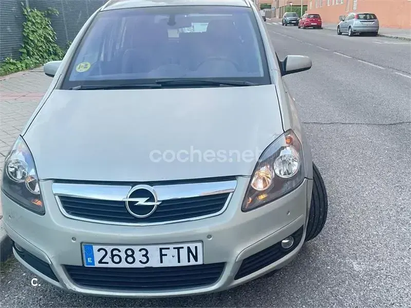 Usado Opel Zafira Cosmo 150 CV (110 kW) 2007 Blanco Monovolumen