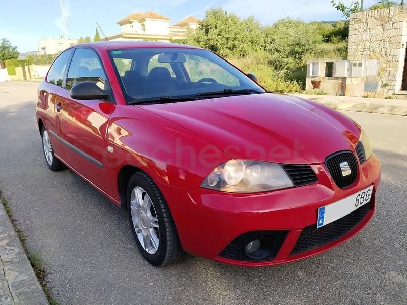 Usado Seat Ibiza Reference 85 CV (62 kW) 2008 Rojo Berlina