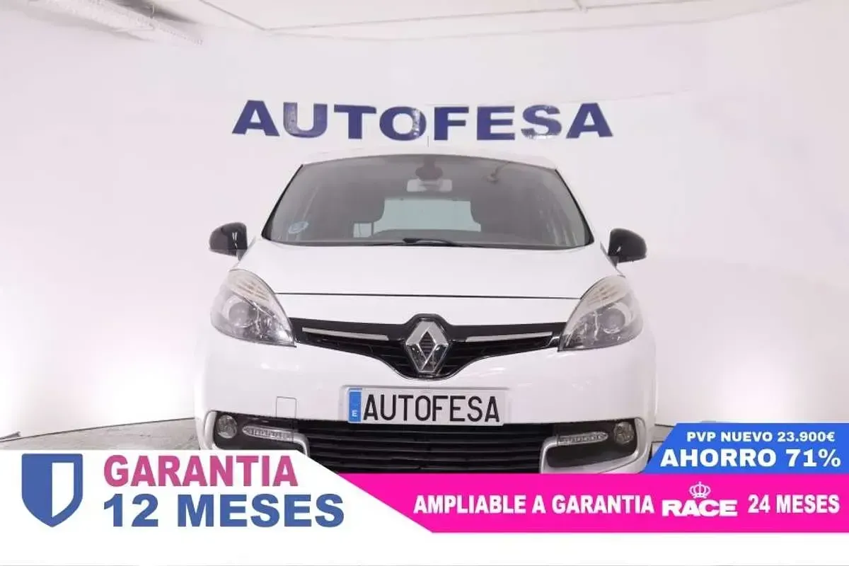 Usado Renault Scénic III LIMITED 116 CV (85 kW) 2015 Blanco Familiar
