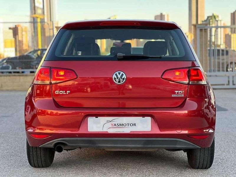 Usado VW Golf VII Advance 105 CV (77 kW) 2013 Burdeos Utilitario