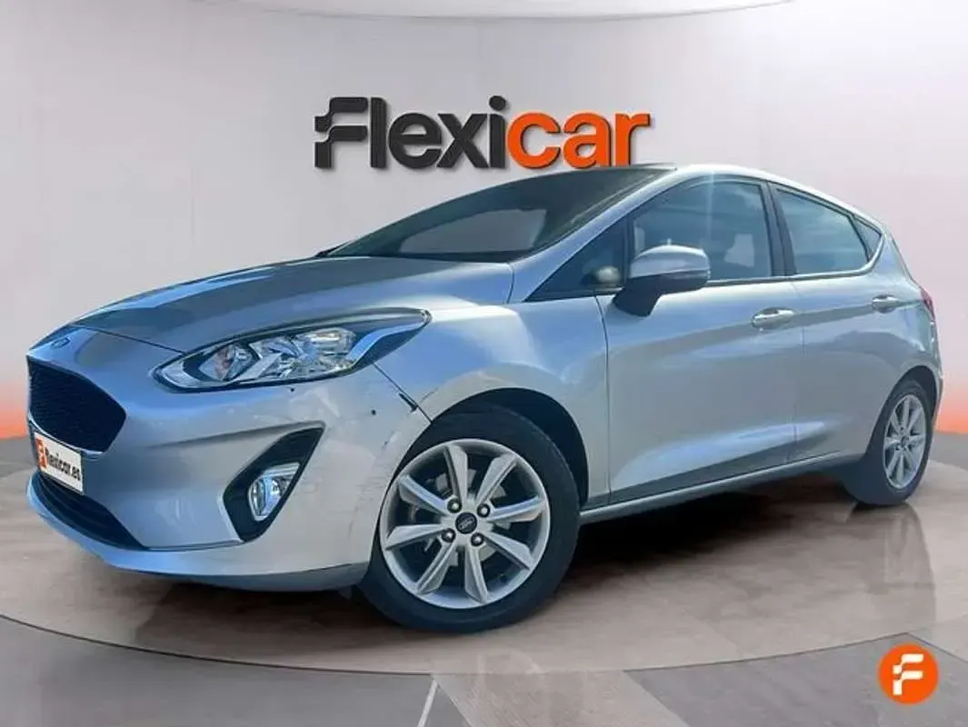 Usado Ford Fiesta Trend 75 CV (55 kW) 2021 Gris Utilitario