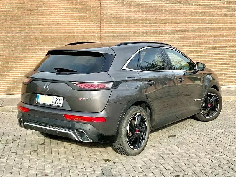 Usado DS Automobiles DS7 Crossback 180 CV (132 kW) 2020 Gris / plata SUV