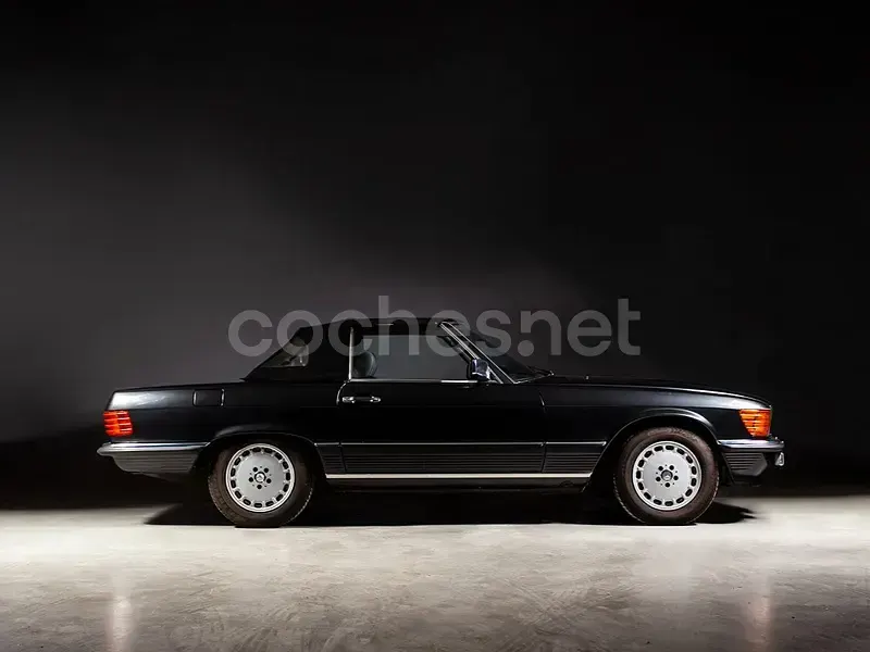 Usado Mercedes SL300 188 CV (138 kW) 1986 Gris / plata Descapotable